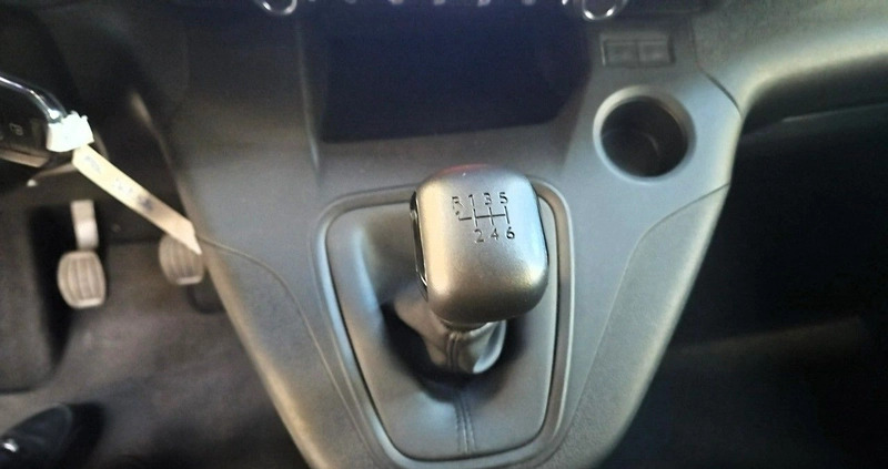 Toyota Proace City Verso cena 109900 przebieg: 50664, rok produkcji 2022 z Dzierżoniów małe 326